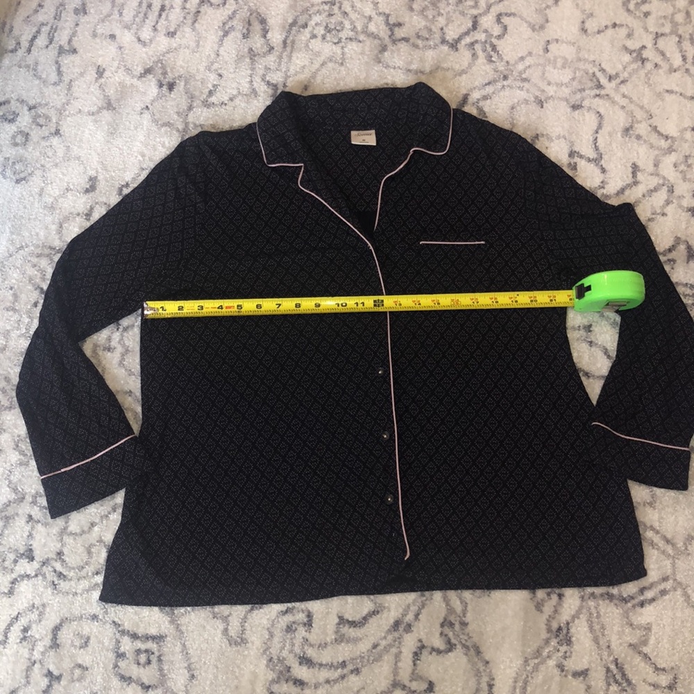 Soma Pajama Top Size M Black and Pink Button down front